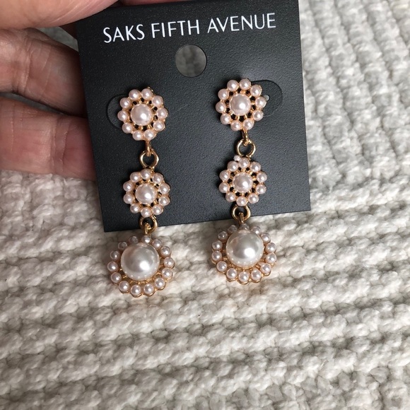 Saks Fifth Avenue Jewelry - Saks Fifth Avenue Gold and Pearl Drop Earrings